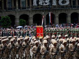 Distintos contingentes del Ejército Mexicano participan en la parada miliar. EL UNIVERSAL  /