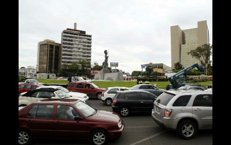 Hoy, a partir de las 10:00 horas, se cerrará un carril de la Glorieta Minerva. EL INFORMADOR  /