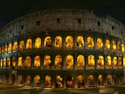 La vídeo-instalación se encenderá durante todo el fin de semana al caer la noche y será visible desde la vía de Foros Imperiales. EFE  /