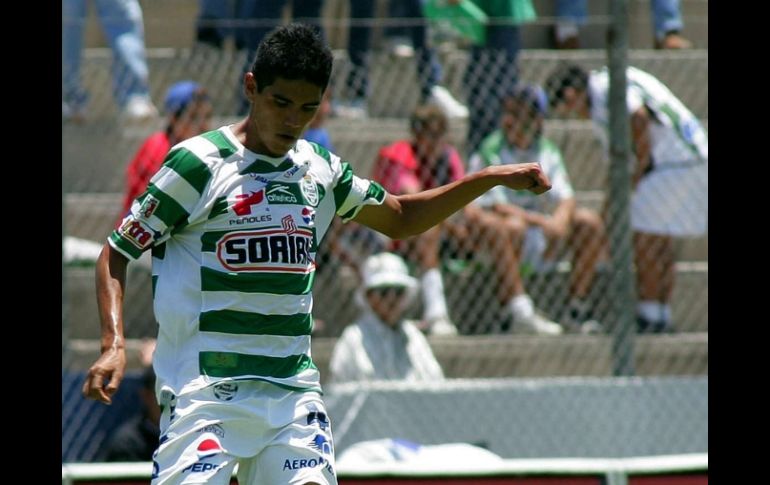 El jugador podría jugar con Efraín Juárez en el Celtic. MEXSPORT  /