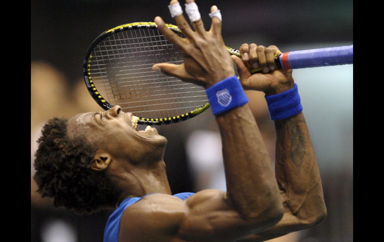 El francés Gael Monfils celebra tras derrotar al argentino David Nalbandian. EFE  /