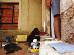 Al interior de ciertas viviendas, el agua se filtró y provocó daños en enseres domésticos. A. GARCÍA  /