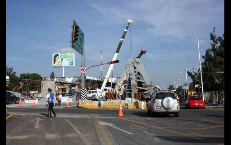 El próximo lunes habilitarán un carril por sentido en Lázaro Cárdenas para agilizar el tránsito vehicular. A. HINOJOSA  /