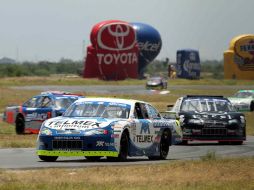 Antonio Perez durante la carrera Monterrey 200 del Nascar Corona Series. MEXSPORT  /