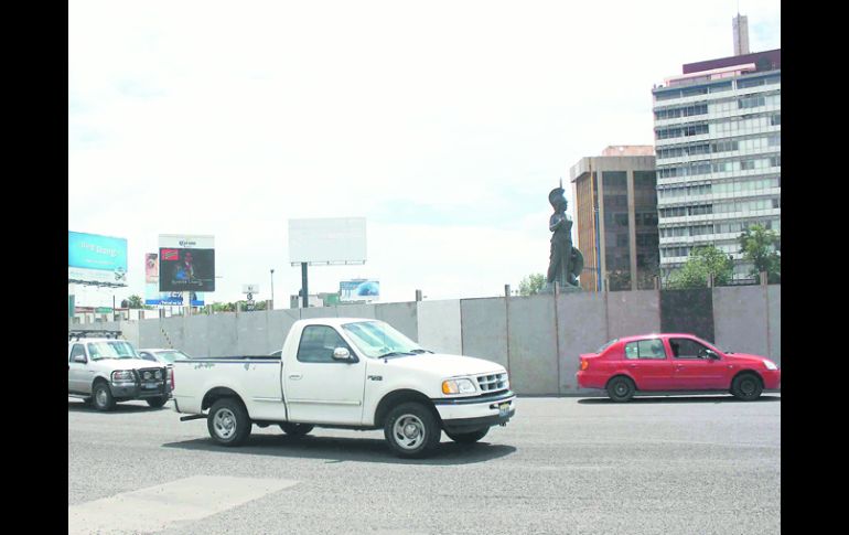 Desde el sábado los carriles centrales de la Glorieta Minerva fueron cerrados.A.HINOJOSA  /