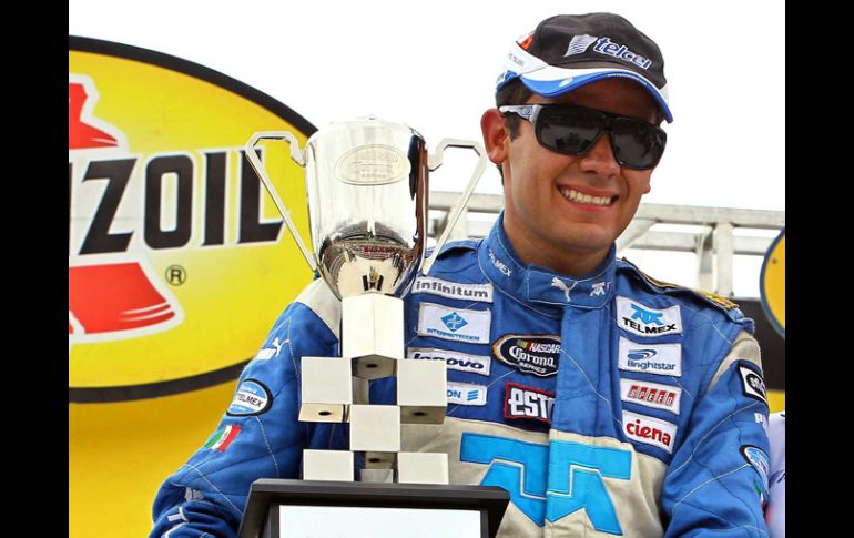 El piloto capitalino Rubén Rovelo se adjudicó ayer la décima fecha de la Nascar México Series 2010. MEXSPORT  /