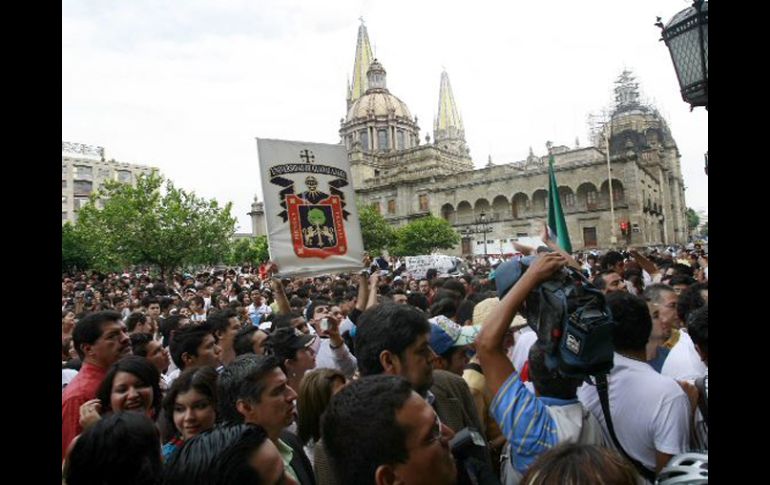 Los preparatorianos volverán a manifestarse esta mañana frente a Casa Jalisco. A. GARCÍA  /