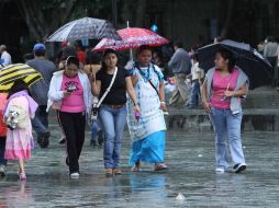 Las lluvias causadas por 'Karl' provocaron reblandecimiento de la tierra y el derrumbre de algunas casas. NTX  /