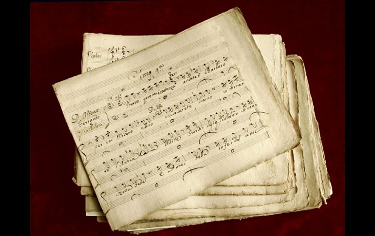 Estos manuscritos muestran algo de la primera etapa de Mozart, antes de su mitificación en toda Europa. EFE  /