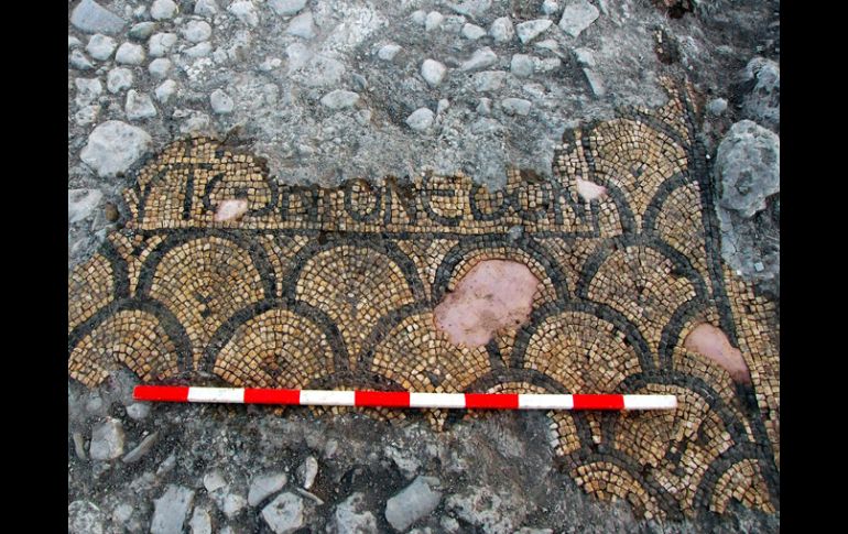 El suelo del templo es un colorido mosaico de piezas geométricas. EFE  /