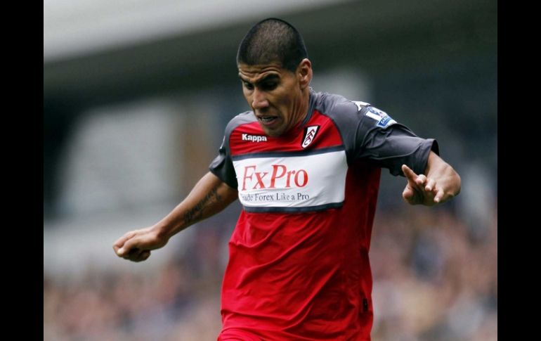 Carlos Salcido en su dedut con el Fulham. MEXSPORT  /