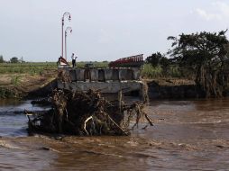 El puente de Salmoral, en Veracruz, resultó dañado por el huracán. REUTERS  /