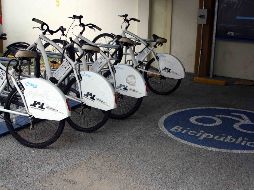 La Semades invita a la sociedad en general a combatir los índices de contaminación, usando la bicicleta. A. HINOJOSA  /