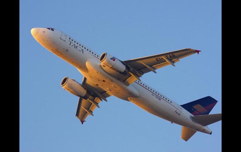 Las aerolíneas están comenzando a recuperarse después de dos años de una menor demanda por viajes. ARCHIVO  /