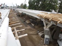 El Puente Matute Remus se construye en el cruce de Lázaro Cárdenas y López Mateos. S. NÚÑEZ  /