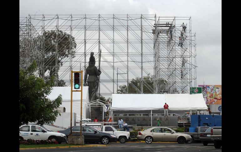 Aspecto de la glorieta Minerva, donde ya se tienen avances en la instalación del escenario para el concierto multitudinario. A. GARCÍA  /