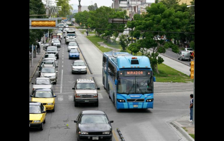 Previendo la implementación del Macrobús u otro tipo de transporte, ya se autorízó la construcción del espacio para albergarlo. ARCHIVO  /