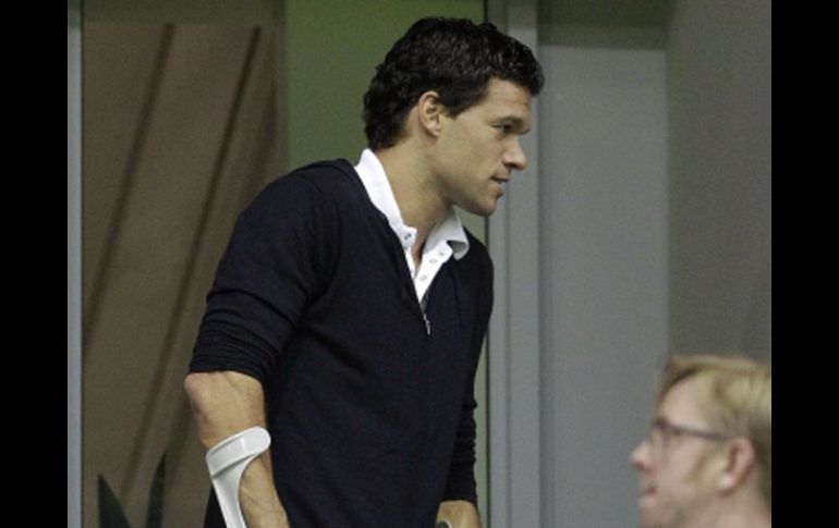 Michael Ballack se lesonó la pierna desde el pasado 11 de septiembre. AP  /