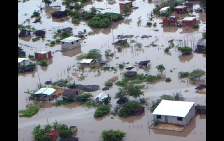 Las lluvias a finales de agosto provocaron el desbordamiento del río La Sabana, dejando un gran número de damnificados. ARCHIVO  /