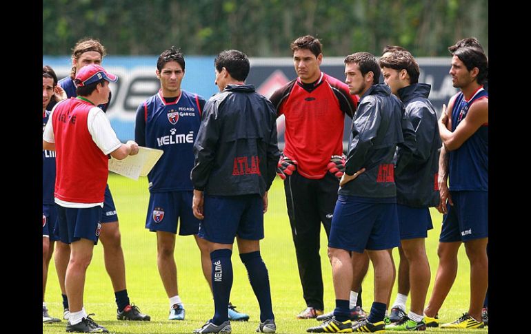 El conjunto del Atlante, afina detalles para el partido ante los felinos en el entrenamiento. MEXSPORT  /