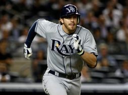 Evan Longoria, tercera base de los Mantarrayas de Tampa Bay, se perderá la serie contra los Marineros. AFP  /