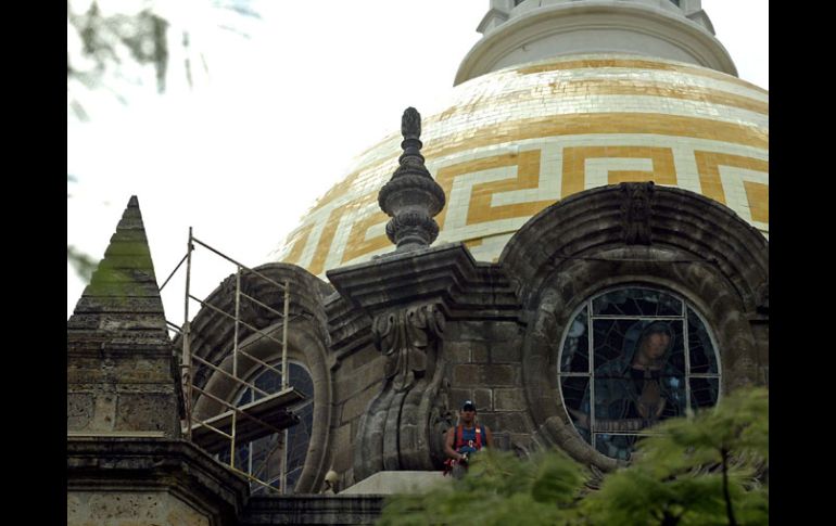 La Secretaría de Cultura comenzó hace cuatro meses a restaurar la cúpula de la Catedral. E. BARRERA  /