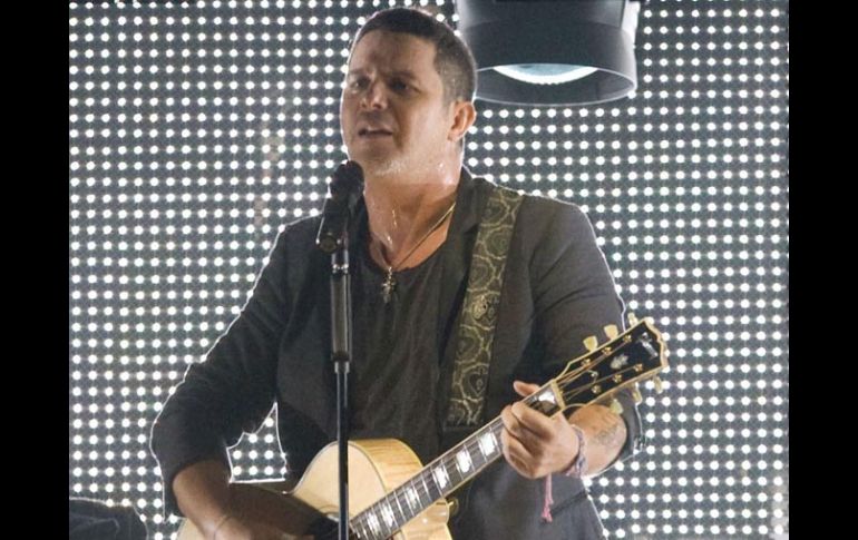 El paraíso de Alejandro Sanz (1968) se cerró en la Plaza de Toros de Ávila. EFE  /