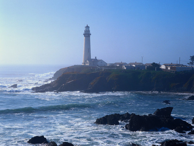 En Bodega Bay, a dos horas de San Francisco, se filmó la mayoría de las escenas de Los pájaros.ESPECIAL  /