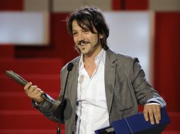 Diego Luna llegó para recoger dos premios: el de Horizontes Latinos y el de la Juventud por su opera prima, Abel. REUTERS  /