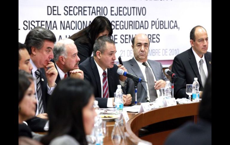 Genaro García Luna (al centro), secretario de Seguridad Pública. EL UNIVERSAL  /