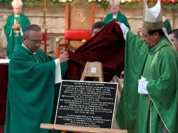 El cardenal Norberto Rivera devela placa de reconocimiento a los Héroes de la Independencia. EL UNIVERSAL  /