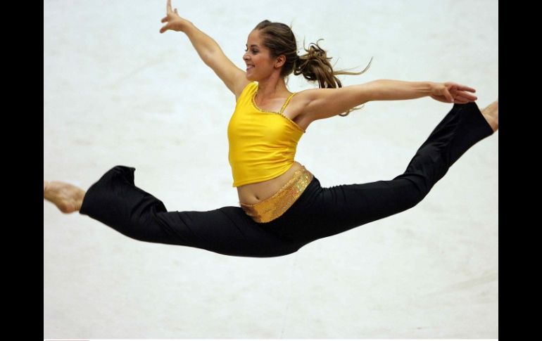 La gimnasta tapatía Cynthia Valdéz recibió el Premio Estatal del Deporte en el 2003. MEXSPORT  /