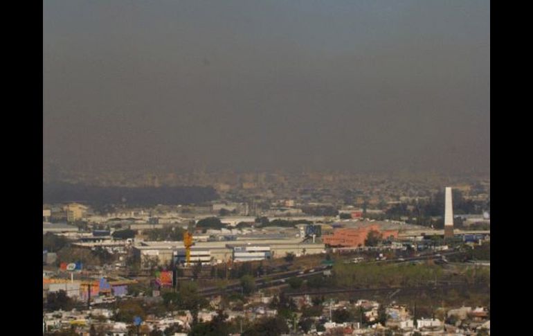 Se busca que los autos tengan mejor rendimiento y así reducir las emisiones contaminantes y ahorros en el consumo de gasolina. ARCHIVO  /