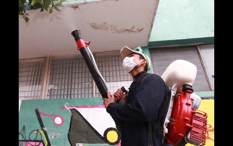 La Secretaría de Salud continúa con las acciones anti-dengue en las colonias de la ZMG. ARCHIVO  /