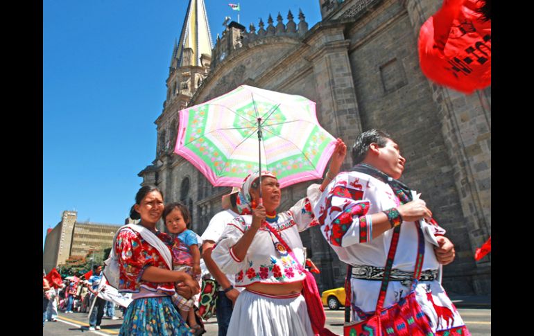 Los manifestantes salieron de la glorieta de La Normal rumbo al centro tapatío. A. GARCÍA  /