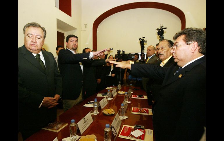 Aspecto de la toma de protesta a los miembros del Comité de Adquisiciones en el Congreso del Estado. E. BARRERA  /