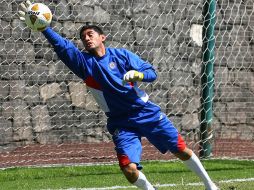 Jesus Corona portero de Cruz Azul durante una sesión de entrenamiento en la Ciudad de México.AFP  /