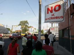 Algunos vecinos y comercientes de Tlaquepaque desaprueban el proyecto del Macrobús en su municipio. ARCHIVO  /