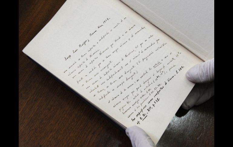 Las anotaciones fueron halladas en 800 libros del archivo personal de Borges. AFP  /