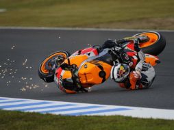 Dani Pedrosa durante el GP de Japón cuando cayó de la moto y se accidentó. REUTERS  /