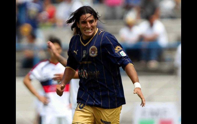 El jugador argentino Martín Bravo durante la Jornada 9 del torneo Apertura 2010. MEXSPORT  /