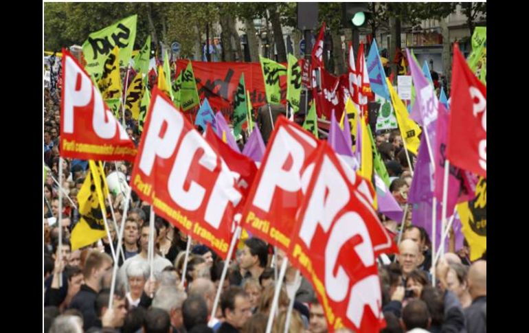 Miles de ciudadanos franceses se manifestaron por las calles en contra de un proyecto gubernamental. EFE  /