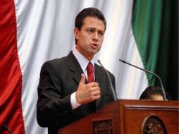 Peña Nieto aseguró en la reunión que el punto para crecer a mayor velocidad es generar más oportunidades de trabajo. ARCHIVO  /