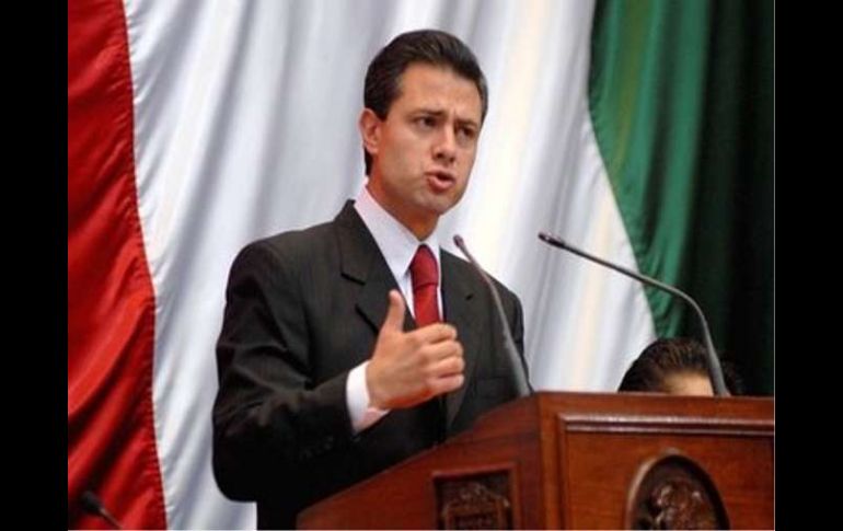 Peña Nieto aseguró en la reunión que el punto para crecer a mayor velocidad es generar más oportunidades de trabajo. ARCHIVO  /