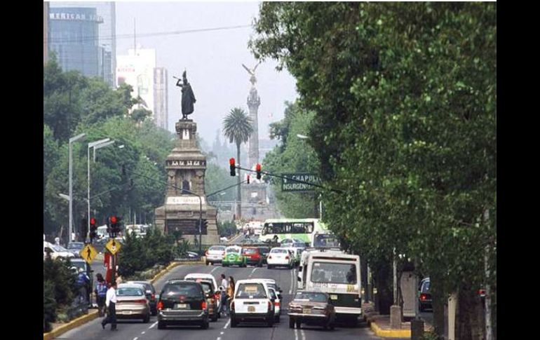 A quienes se trasladen al Centro Histórico la SSPDF recomendó usar medios de transporte público. ARCHIVO  /