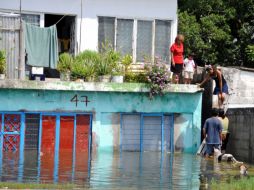 Aumenta el desfogue de las presas que mantiene inundado a Tabasco desde hace un mes. NTX  /