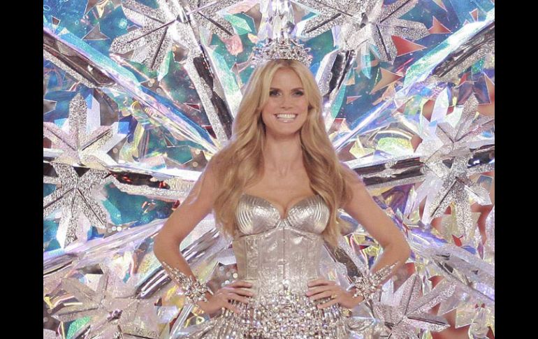 Heidi Klum ha decidido guardar sus alas de ángel. AP  /