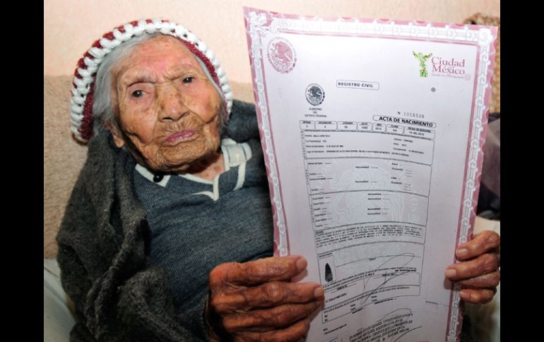 La mujer ha recuperado un siglo después la identidad jurídica que perdió en la Revolución. EFE  /