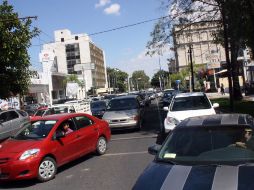 Según la Secretaría de Vialidad, la circulación en Avenida Vallarta se normalizará hoy. A. HINOJOSA  /