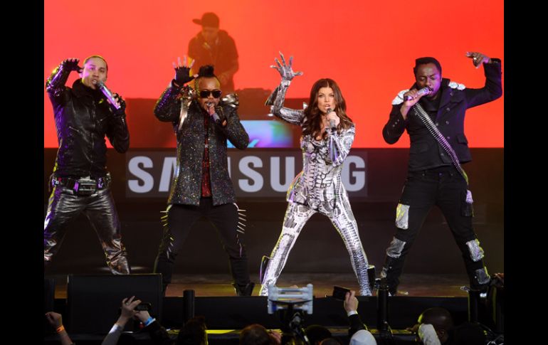 The Black Eyed Peas logró hacerse de tres premios Grammy con sus éxitos'Boom boom pow' y 'I got a feeling'. AP  /